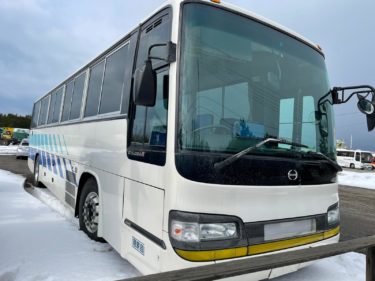 日野　セレガ　大型バス　ＭＴ車　180.000ＫＭ　57人乗り